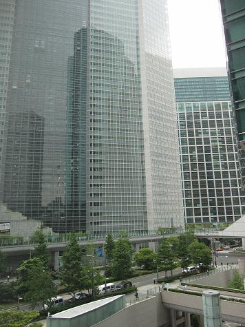 2011-06-16-08ガラス高層ビル-3-13%.JPG